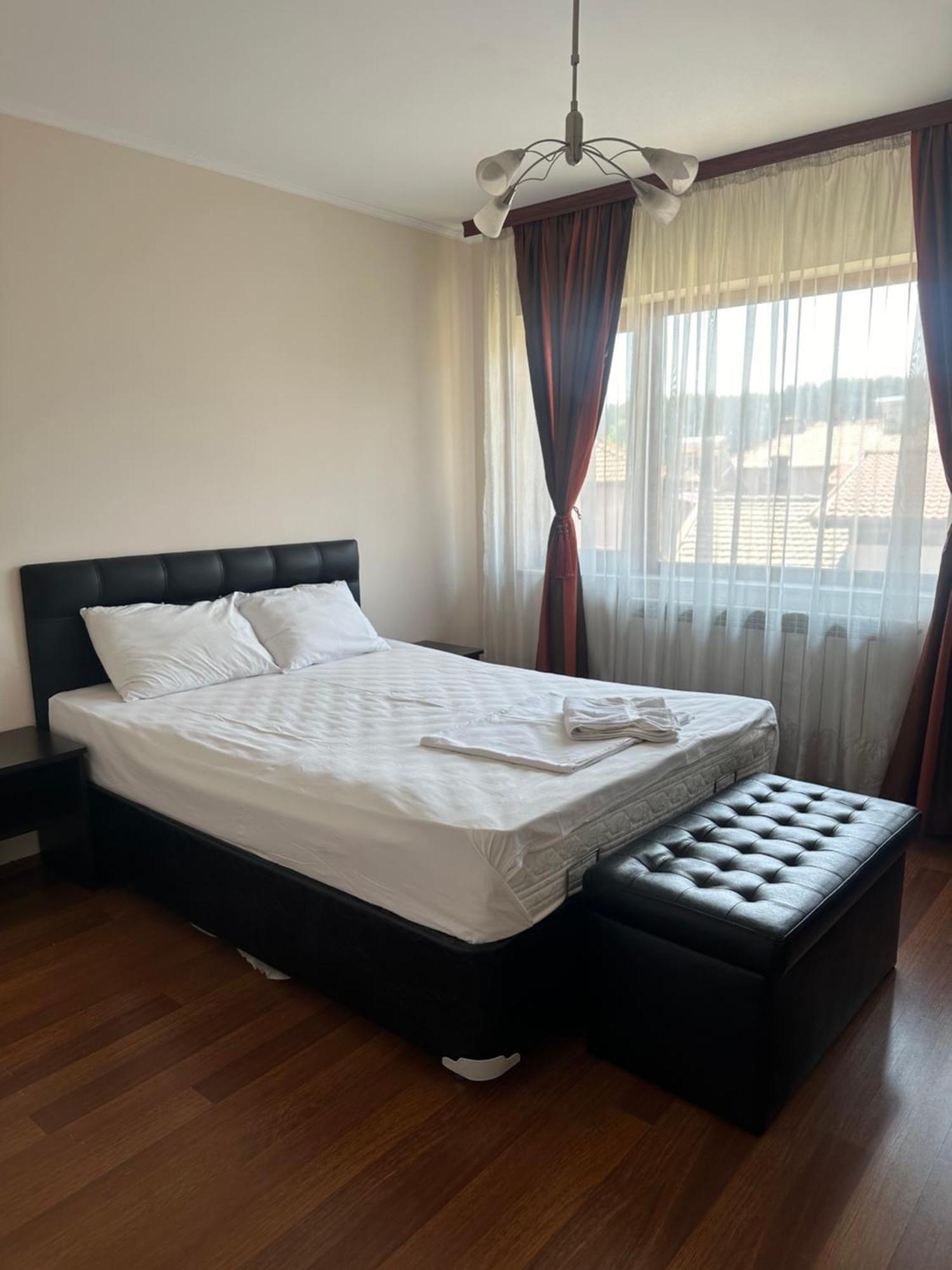 Valevitsata Guesthouse Razlog Bagian luar foto