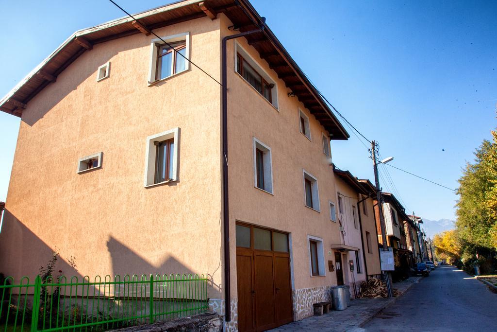 Valevitsata Guesthouse Razlog Bagian luar foto